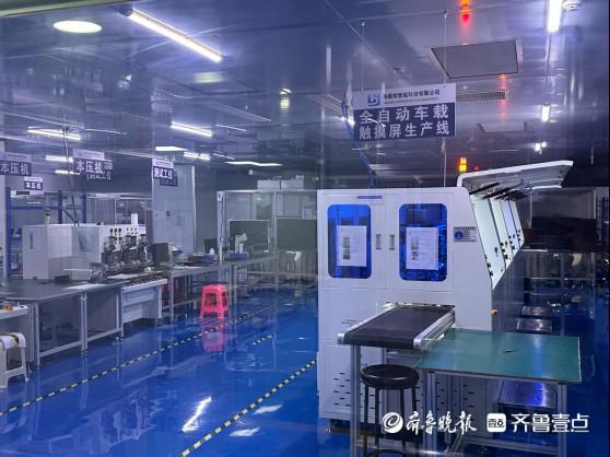 每7秒一片！山東海建輝智能科技以技術(shù)開(kāi)發(fā)跑出觸控產(chǎn)品制造加速度